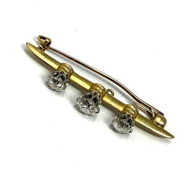 Lot 324 - DIAMOND BAR BROOCH, 1900s
