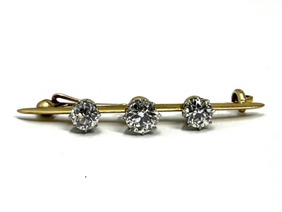 Lot 324 - DIAMOND BAR BROOCH, 1900s