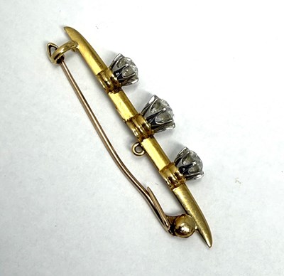 Lot 324 - DIAMOND BAR BROOCH, 1900s