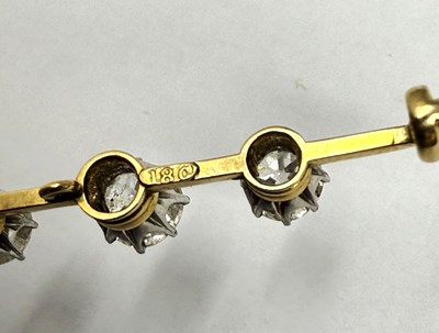 Lot 324 - DIAMOND BAR BROOCH, 1900s