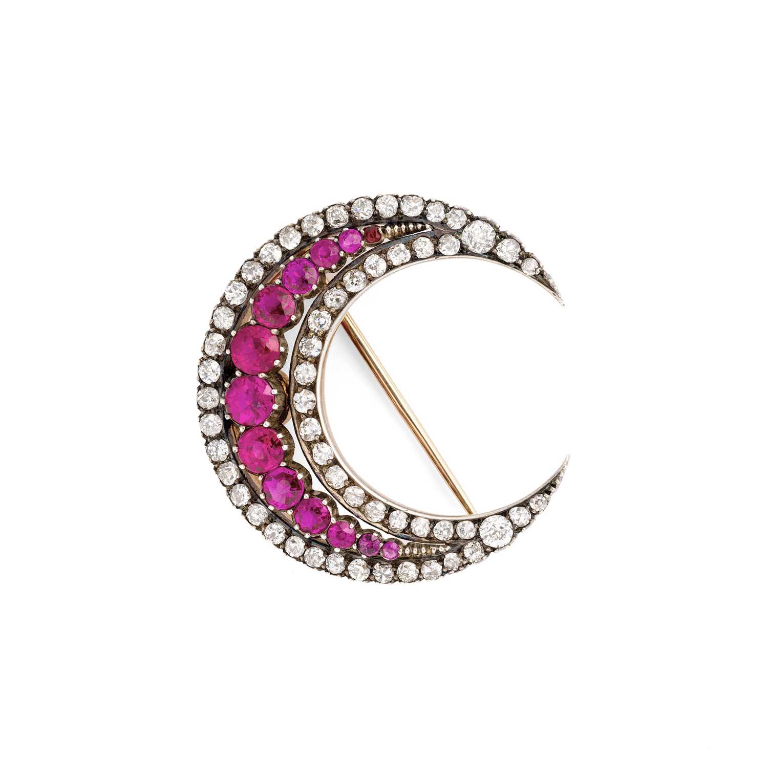 Lot 387 - VICTORIAN RUBY AND DIAMOND CRESCENT MOON BROOCH, 1890s