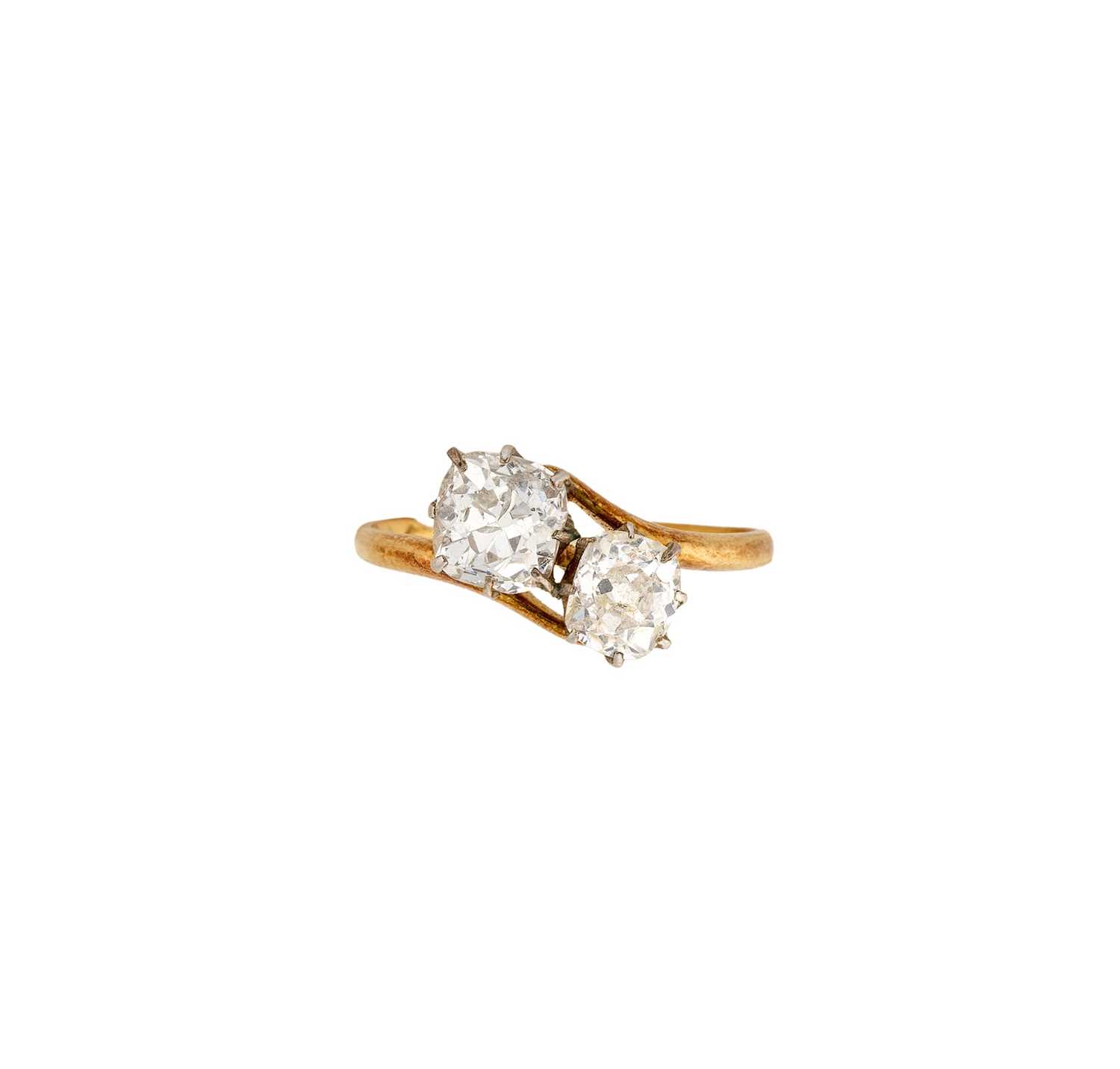 Lot 326 - DIAMOND TWO STONE RING