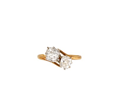 Lot 326 - DIAMOND TWO STONE RING