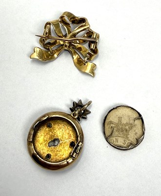 Lot 318 - A VICTORIAN GOLD, ENAMEL AND DIAMOND LOCKET, 1880s