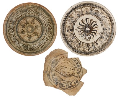 Lot 203 - TWO SISACHANALAI STONEWARE BOWLS, THAILAND, 14TH/15TH CENTURY