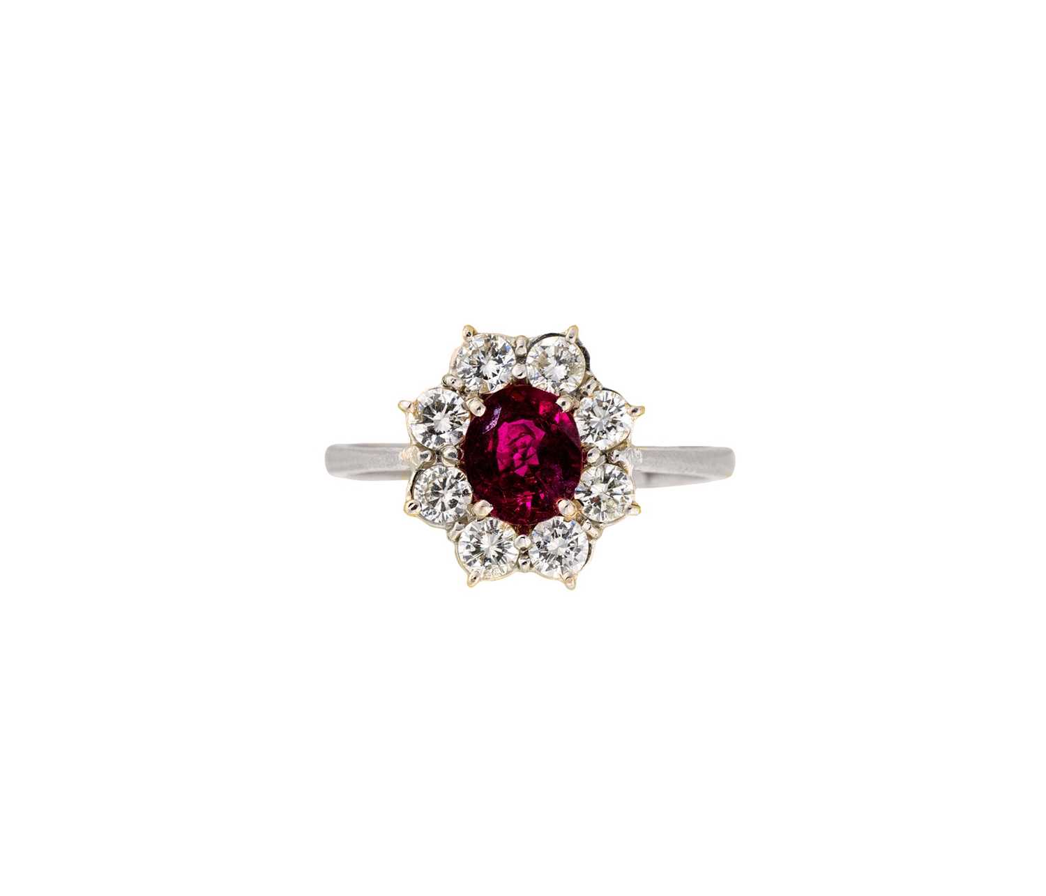 Lot 359 - RUBY AND DIAMOND RING