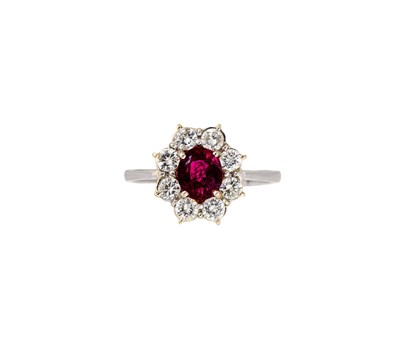 Lot 359 - RUBY AND DIAMOND RING