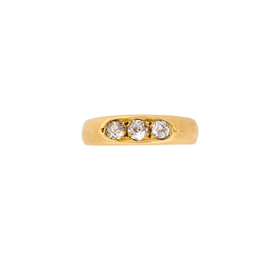 Lot 314 - VICTORIAN GOLD AND DIAMOND RING, 1890s