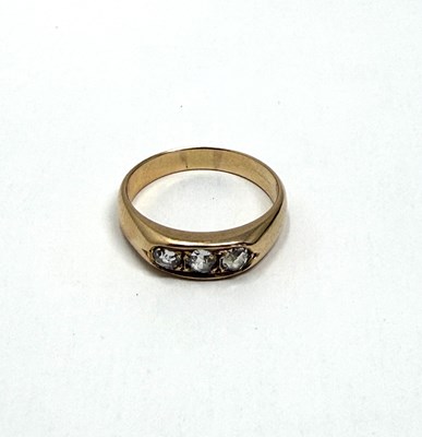 Lot 314 - VICTORIAN GOLD AND DIAMOND RING, 1890s
