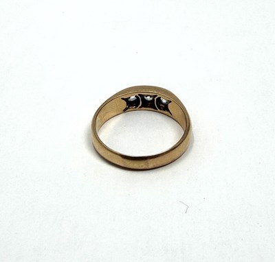 Lot 314 - VICTORIAN GOLD AND DIAMOND RING, 1890s