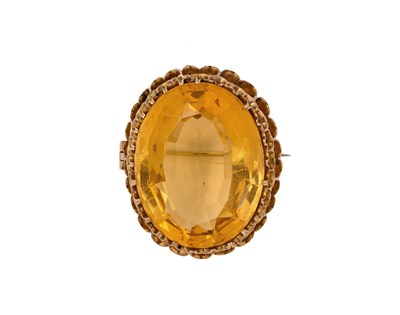 Lot 313 - VICTORIAN GOLD AND YELLOW PASTE BROOCH, 1890s