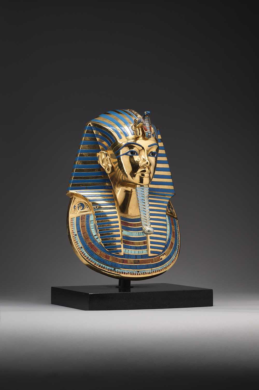 Lot 82 - TUTANKHAMUN FUNERARY MASK