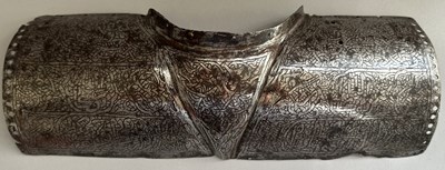 Lot 43 - AN OTTOMAN OR MAMLUK SHOULDER GUARD, 15TH/16TH CENTURY
