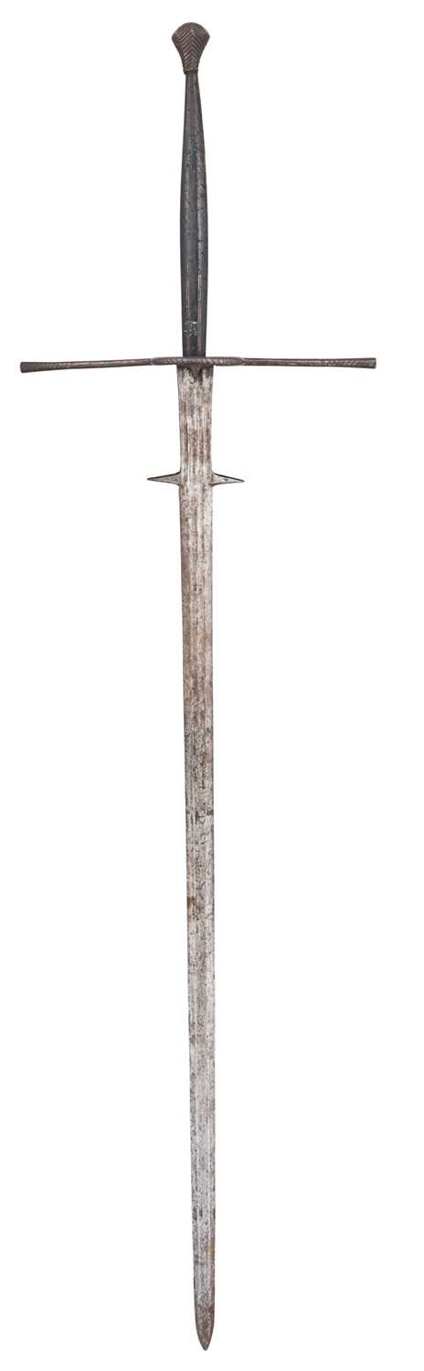Lot 48 - A FINE ITALIAN TWO-HAND SWORD, FIRST HALF OF THE 16TH CENTURY