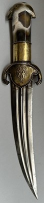Lot 8 - A RARE INDIAN KHANJAR WITH AGATE (SARDONYX) GRIP, LATE 17TH/18TH CENTURY