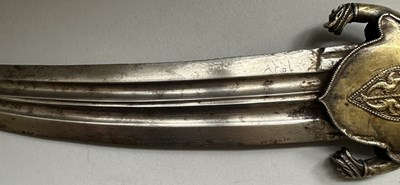 Lot 8 - A RARE INDIAN KHANJAR WITH AGATE (SARDONYX) GRIP, LATE 17TH/18TH CENTURY