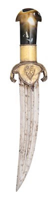 Lot 8 - A RARE INDIAN KHANJAR WITH AGATE (SARDONYX) GRIP, LATE 17TH/18TH CENTURY