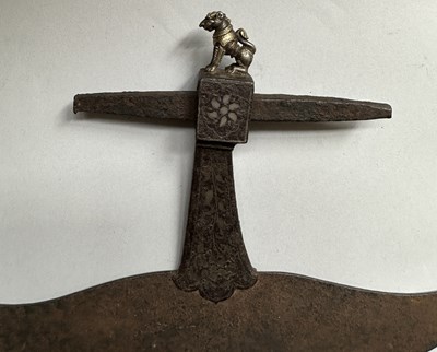 Lot 13 - AN INDIAN AXE-HEAD MOUNTED WITH A YALI, 18TH/19TH CENTURY
