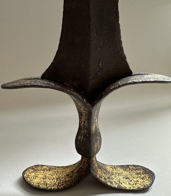 Lot 7 - A RARE EARLY INDIAN CHILANUM, 16TH CENTURY
