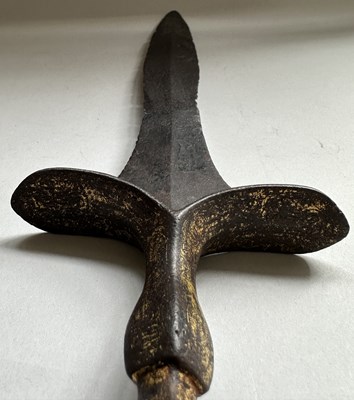 Lot 7 - A RARE EARLY INDIAN CHILANUM, 16TH CENTURY