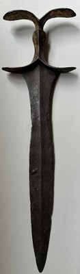 Lot 7 - A RARE EARLY INDIAN CHILANUM, 16TH CENTURY