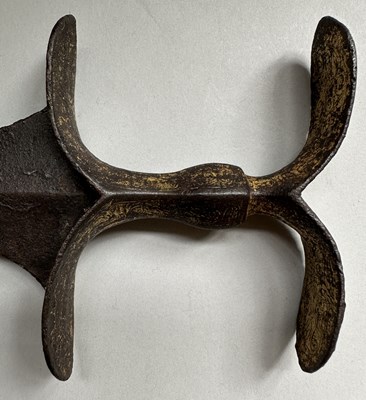 Lot 7 - A RARE EARLY INDIAN CHILANUM, 16TH CENTURY