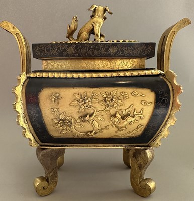 Lot 1 - A FINE AND RARE LARGE SAWASA WARE CENSER, 18TH CENTURY