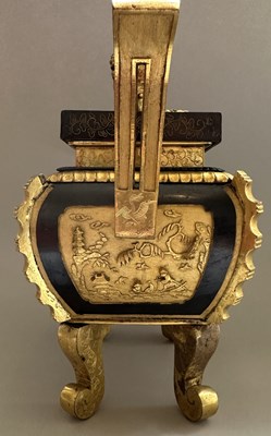 Lot 1 - A FINE AND RARE LARGE SAWASA WARE CENSER, 18TH CENTURY