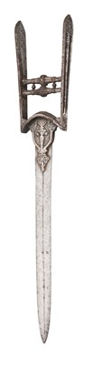 Lot 9 - A SOUTH INDIAN KATAR, 17TH CENTURY, PROBABLY TANJORE OR GOLCONDA