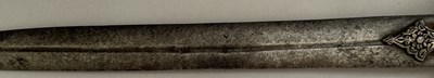 Lot 9 - A SOUTH INDIAN KATAR, 17TH CENTURY, PROBABLY TANJORE OR GOLCONDA