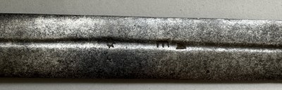 Lot 9 - A SOUTH INDIAN KATAR, 17TH CENTURY, PROBABLY TANJORE OR GOLCONDA