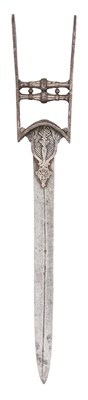 Lot 9 - A SOUTH INDIAN KATAR, 17TH CENTURY, PROBABLY TANJORE OR GOLCONDA