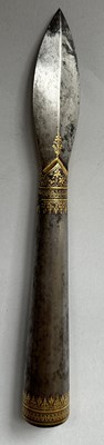 Lot 11 - A FINE INDIAN LANCE HEAD, 19TH CENTURY