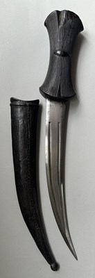 Lot 19 - AN OTTOMAN EBONY-HILTED DAGGER, PROBABLY TURKEY, 18TH CENTURY
