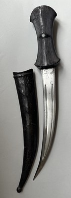 Lot 19 - AN OTTOMAN EBONY-HILTED DAGGER, PROBABLY TURKEY, 18TH CENTURY