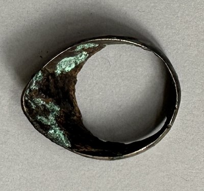 Lot 36 - THREE SMALL OTTOMAN ARCHER’S RINGS, 15TH/17TH CENTURY
