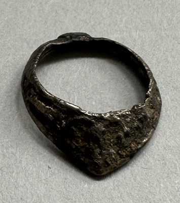 Lot 36 - THREE SMALL OTTOMAN ARCHER’S RINGS, 15TH/17TH CENTURY