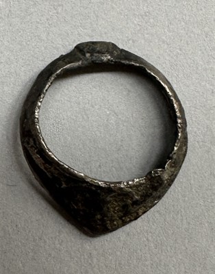 Lot 36 - THREE SMALL OTTOMAN ARCHER’S RINGS, 15TH/17TH CENTURY