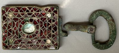 Lot 47 - A VERY RARE VISIGOTHIC BELT BUCKLE, CIRCA 550-600, PROBABLY SOUTHERN FRENCH OR SPANISH
