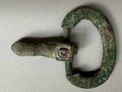 Lot 47 - A VERY RARE VISIGOTHIC BELT BUCKLE, CIRCA 550-600, PROBABLY SOUTHERN FRENCH OR SPANISH