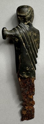 Lot 46 - A RARE ETRUSCAN OR EARLY ROMAN HANDLE, PROBABLY FOR A KNIFE, 9TH TO 1ST CENTURY BC OR LATER