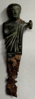 Lot 46 - A RARE ETRUSCAN OR EARLY ROMAN HANDLE, PROBABLY FOR A KNIFE, 9TH TO 1ST CENTURY BC OR LATER