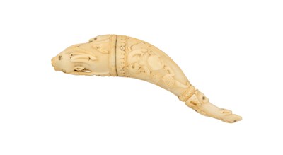 Lot 33 - A VERY RARE MUGHAL IVORY PRIMING-FLASK, 17TH CENTURY