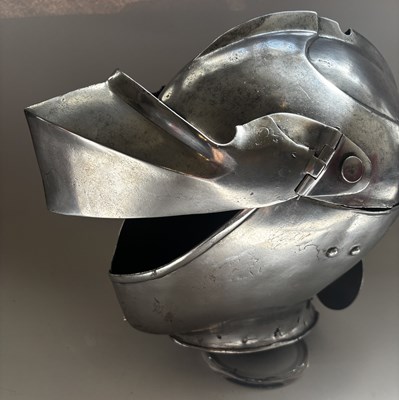 Lot 53 - AN EXTREMELY RARE ITALIAN ARMET FROM THE MISSAGLIA WORKSHOP, MILAN, MID-LATE 15TH CENTURY