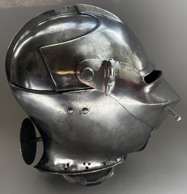 Lot 53 - AN EXTREMELY RARE ITALIAN ARMET FROM THE MISSAGLIA WORKSHOP, MILAN, MID-LATE 15TH CENTURY