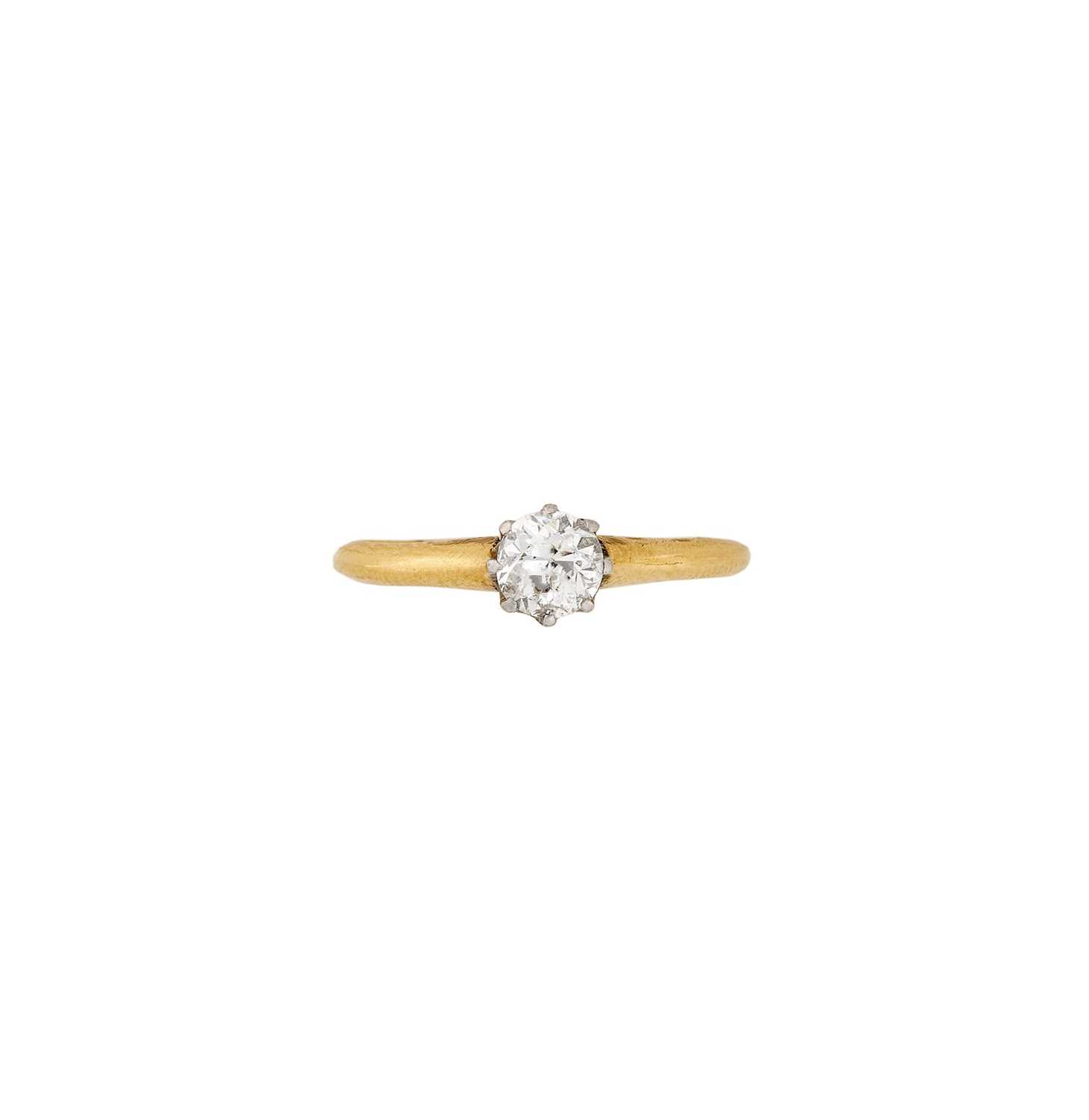 Lot 369 - DIAMOND RING