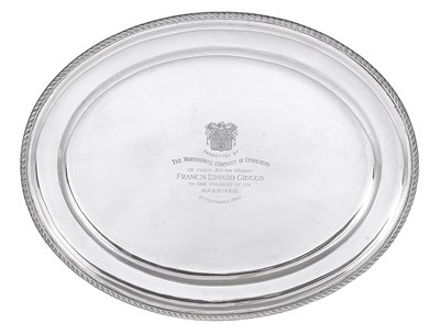Lot 296 - AN EDWARDIAN SILVER MEAT DISH