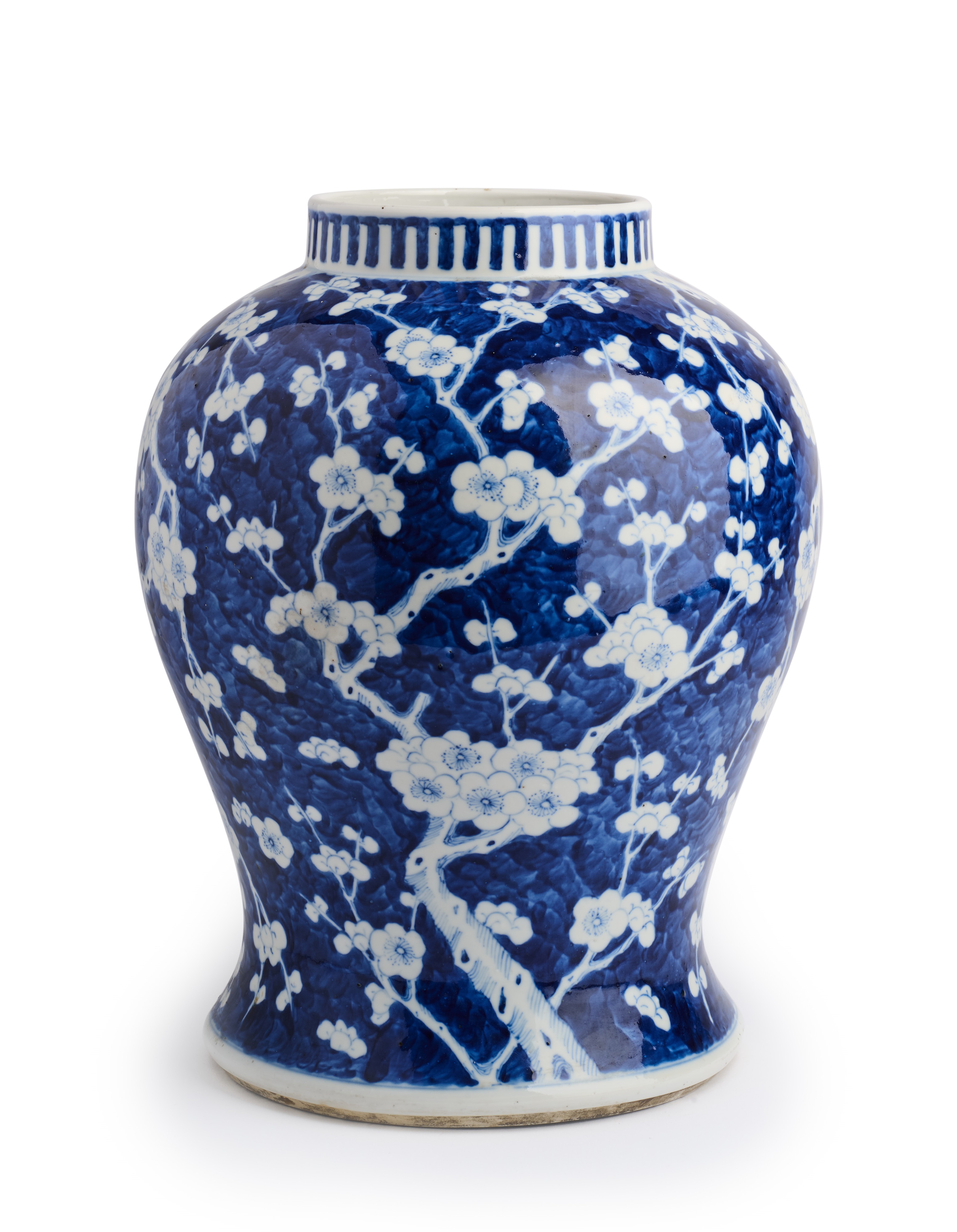 Lot 24 - A CHINESE BLUE AND WHITE BALUSTER VASE, QING