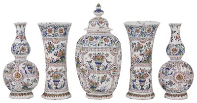 Lot 467 - A DUTCH DELFT FIVE-PIECE GARNITURE, DE METAALE POT (LAMBERTUS VAN EENHOORN), CIRCA 1700-1720