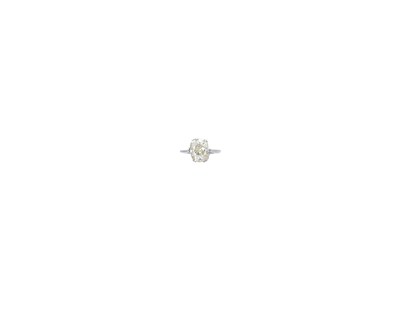 Lot 782 - DIAMOND RING